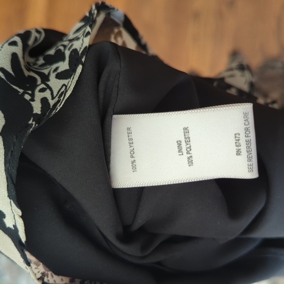 Taylor Black Floral print Ruched Ruffled Dress Black V-Neck size 6 - Picture 9 of 12